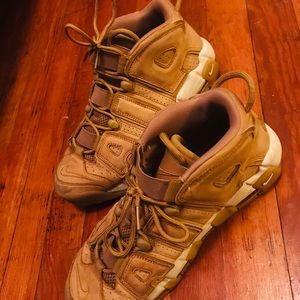 Nike air uptempo wheat